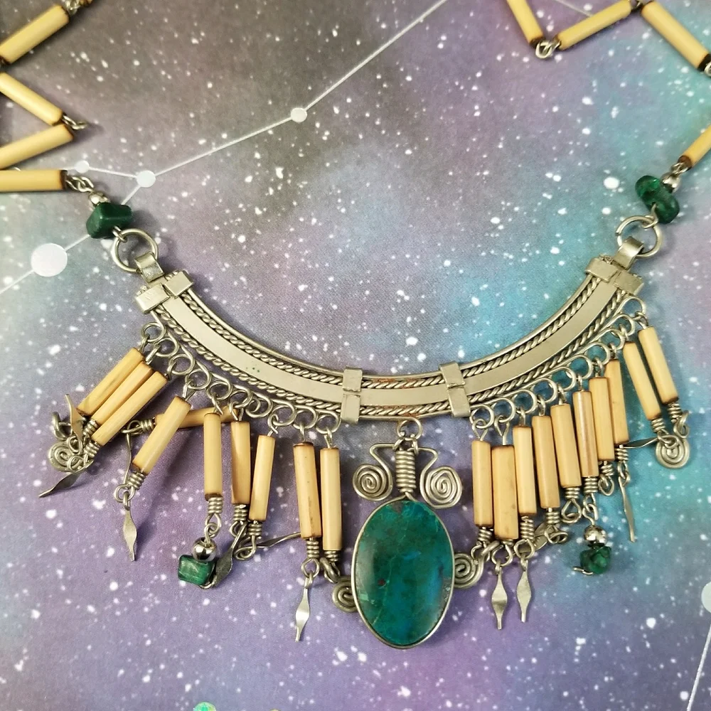 Vintage necklace Chrysocolla and wood silver tone boho tribal style